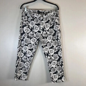 Celebrity Gold Black White Floral Rose Capri Pant 21" Inseam Mid-Rise 10 Stretch
